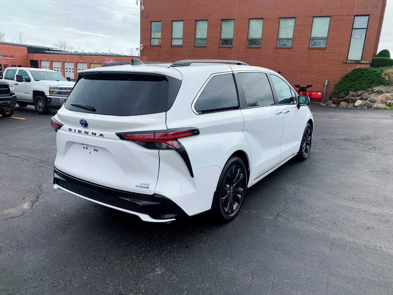 Toyota Sienna XSE 7-Passenger 2024