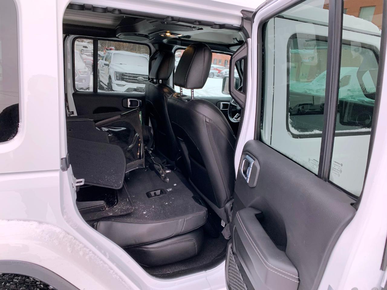 Jeep Wrangler Unlimited Sahara 2021