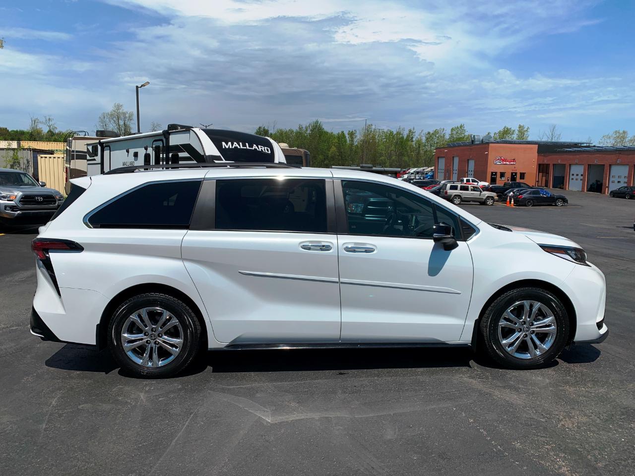 Toyota Sienna  2023