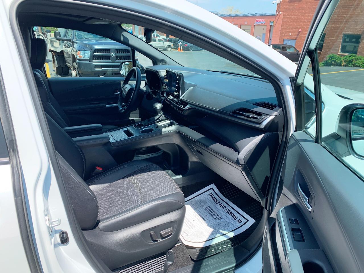 Toyota Sienna  2023