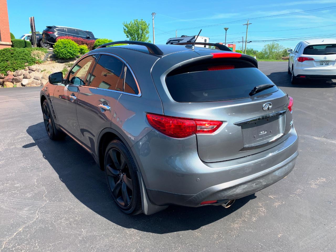 Infiniti QX70  2016