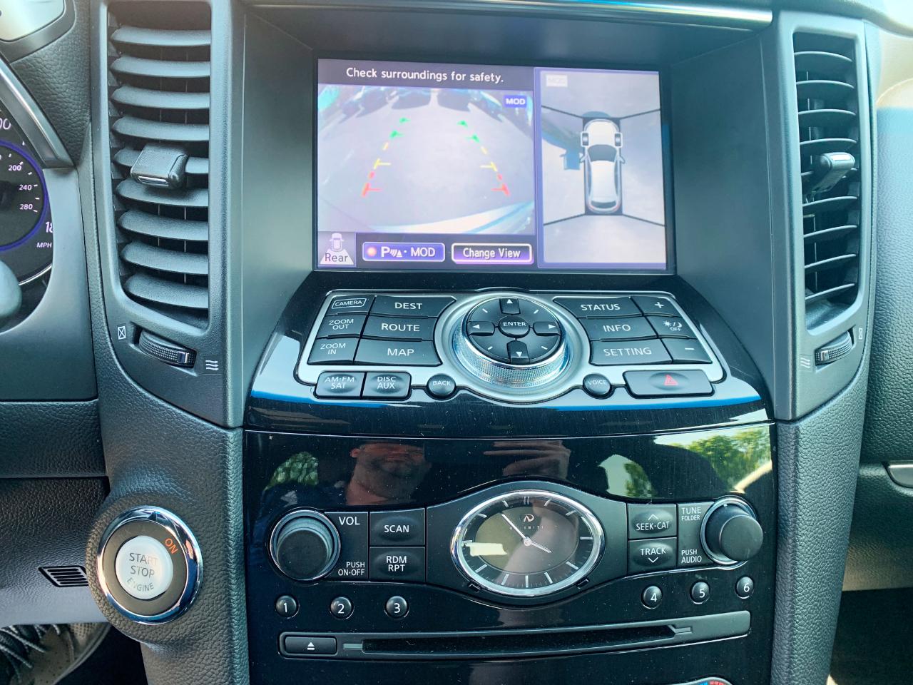 Infiniti QX70  2016