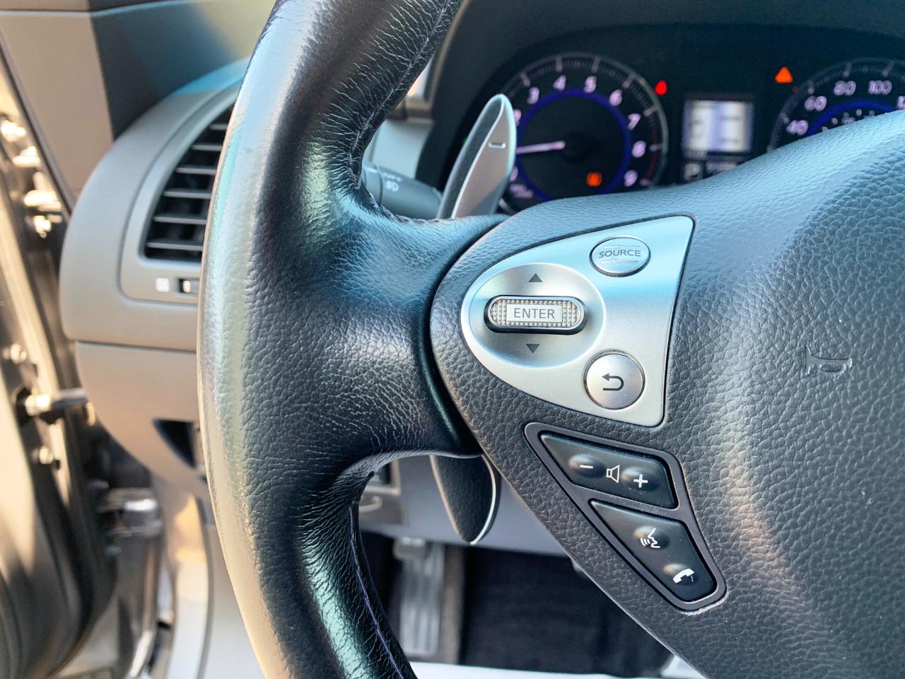 Infiniti QX70  2016