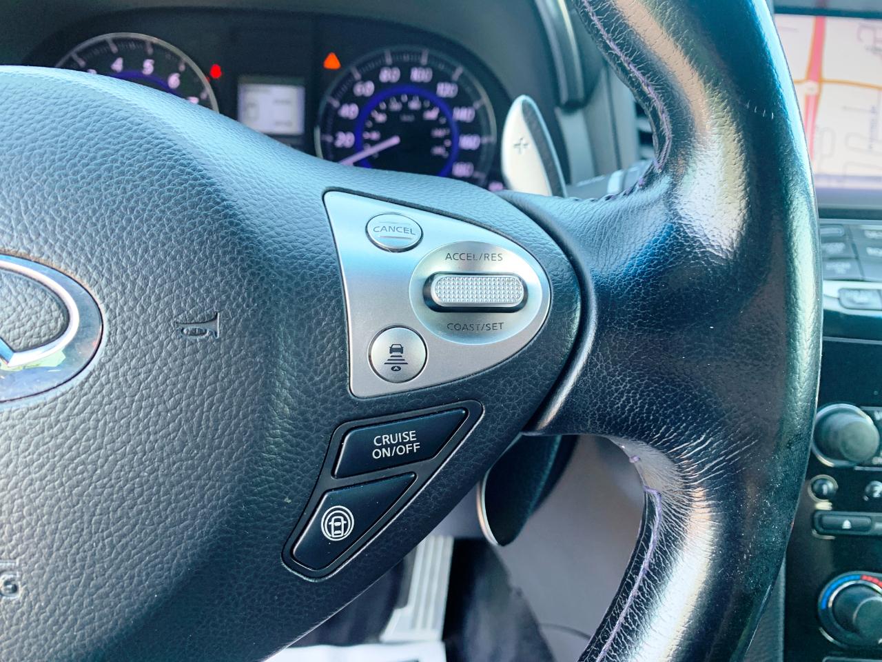 Infiniti QX70  2016