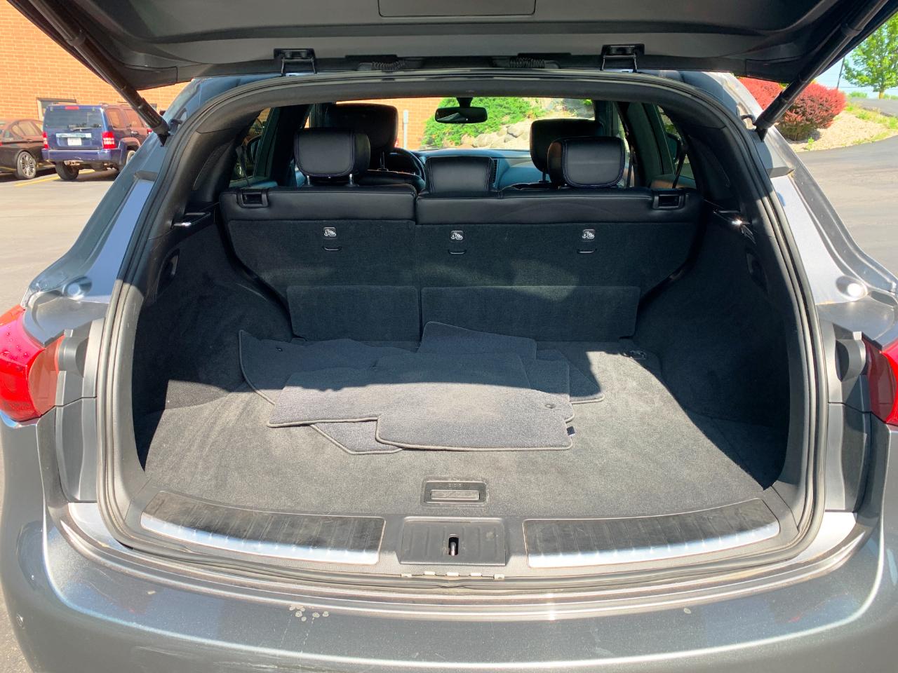 Infiniti QX70  2016