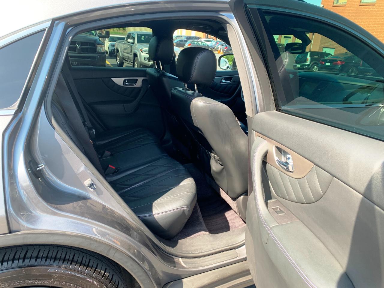Infiniti QX70  2016