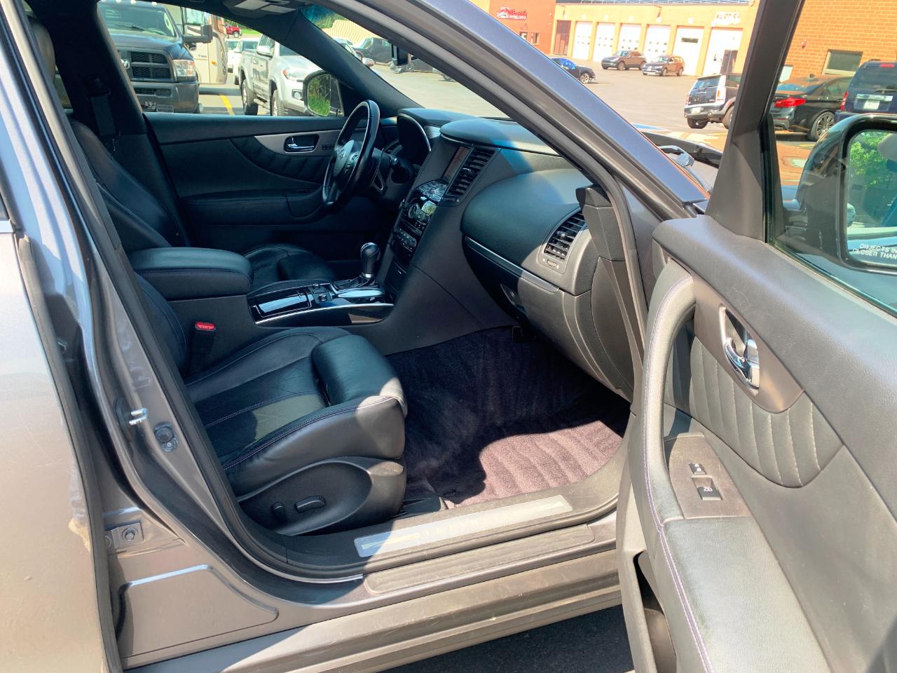 Infiniti QX70  2016