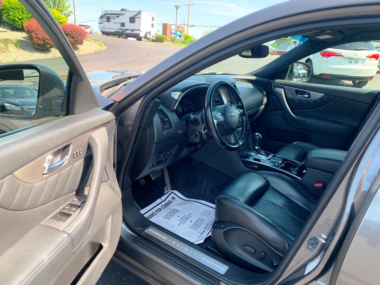 Infiniti QX70  2016