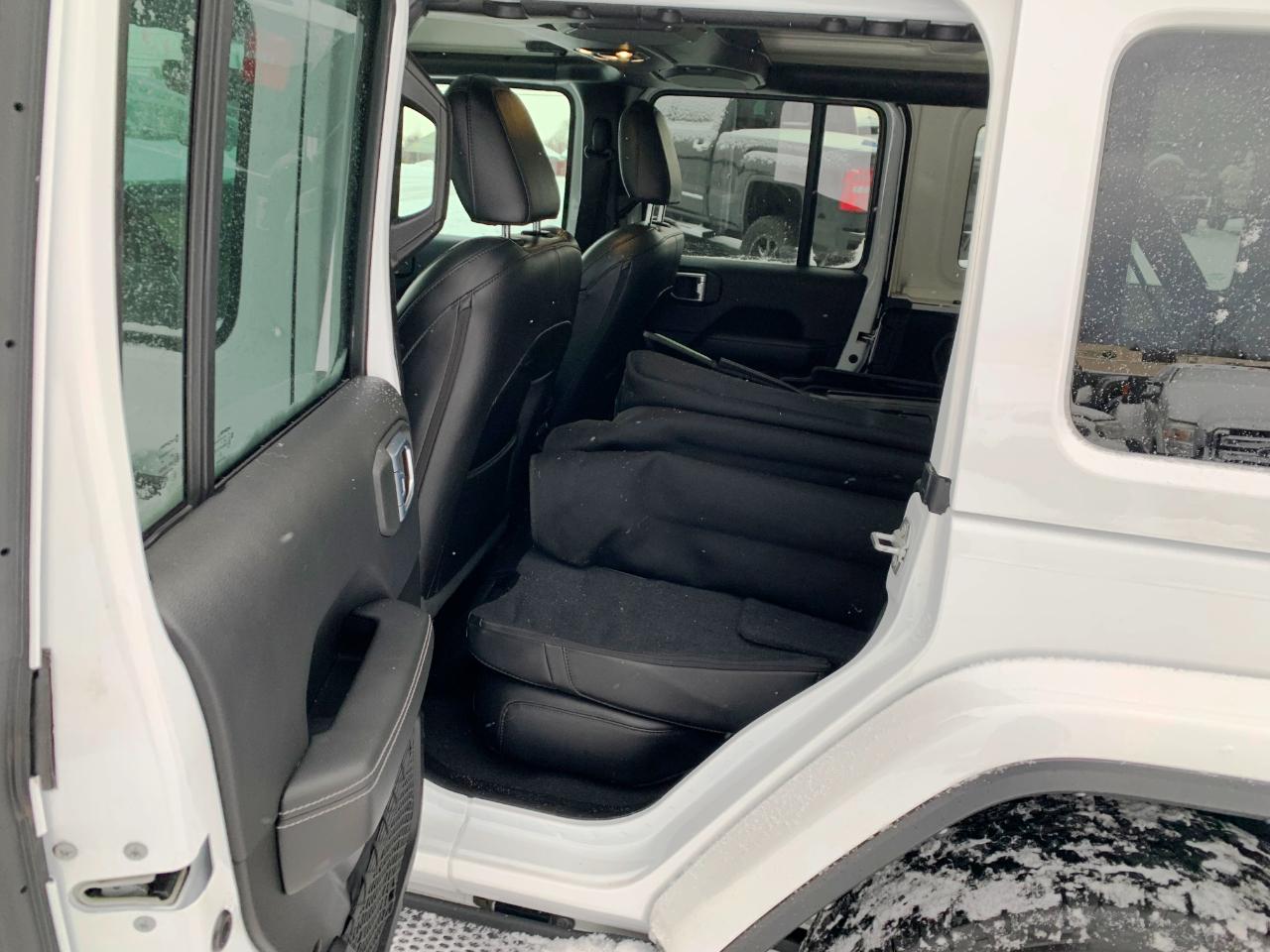 Jeep Wrangler Unlimited Sahara 2021