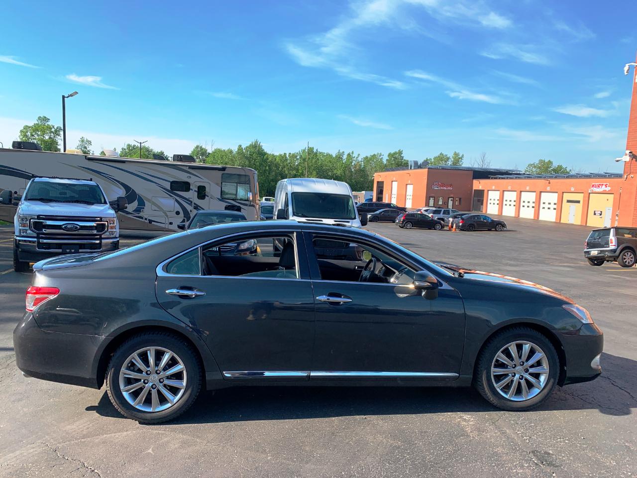 Lexus ES 350 Sedan 2011