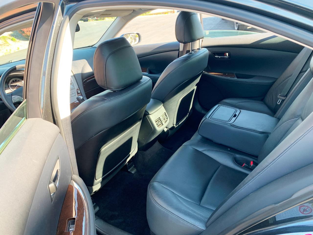Lexus ES 350 Sedan 2011