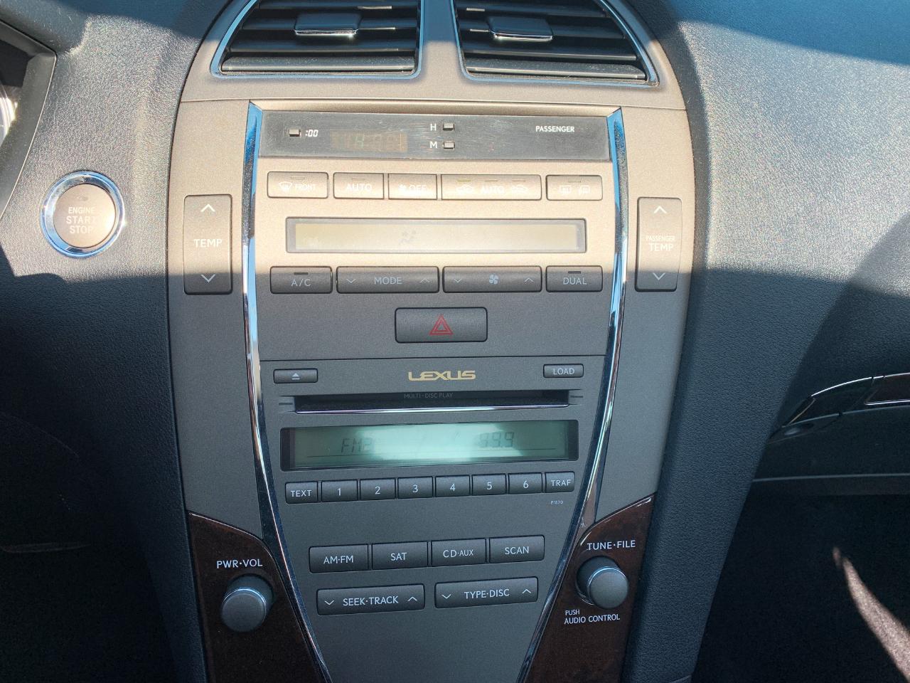 Lexus ES 350 Sedan 2011