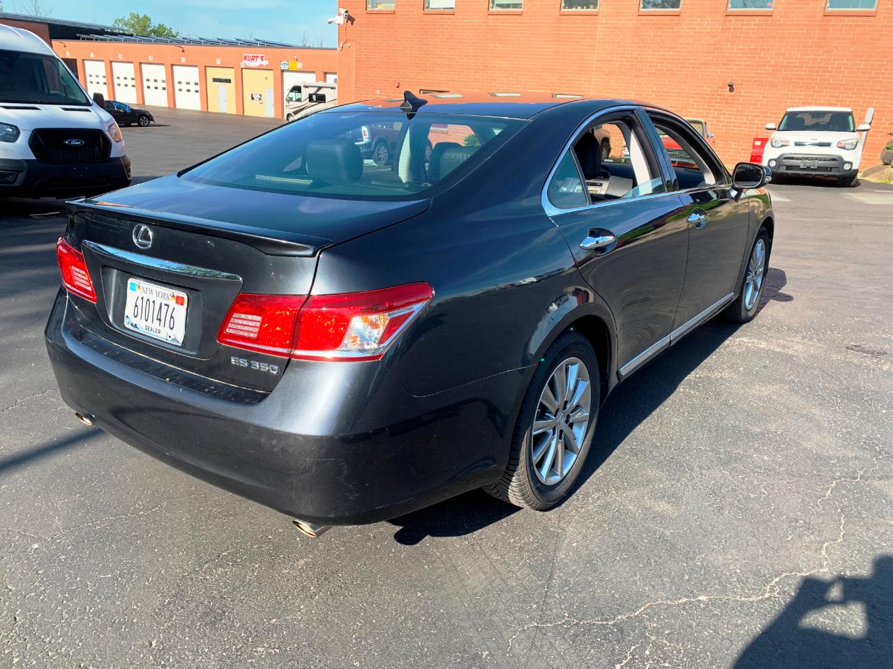 Lexus ES 350 Sedan 2011