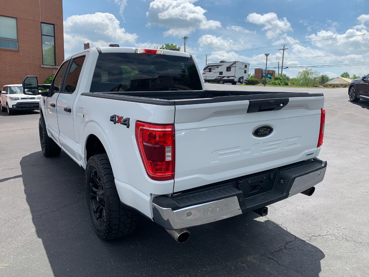 Ford F-150 SuperCrew 139" XLT 4WD 2021