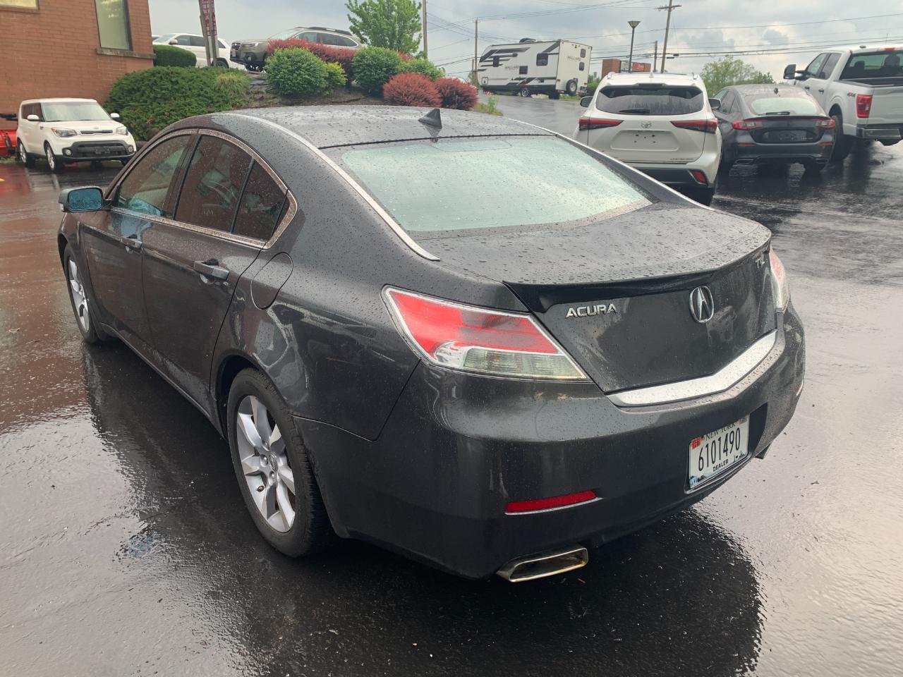 Acura TL 6-Speed AT with Tech Package and 18-In. WP 2012