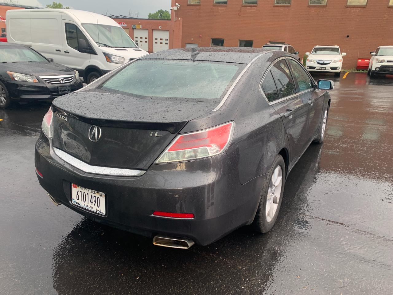 Acura TL 6-Speed AT with Tech Package and 18-In. WP 2012