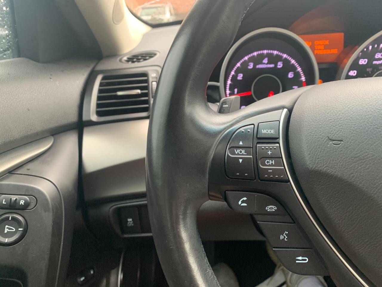 Acura TL 6-Speed AT with Tech Package and 18-In. WP 2012