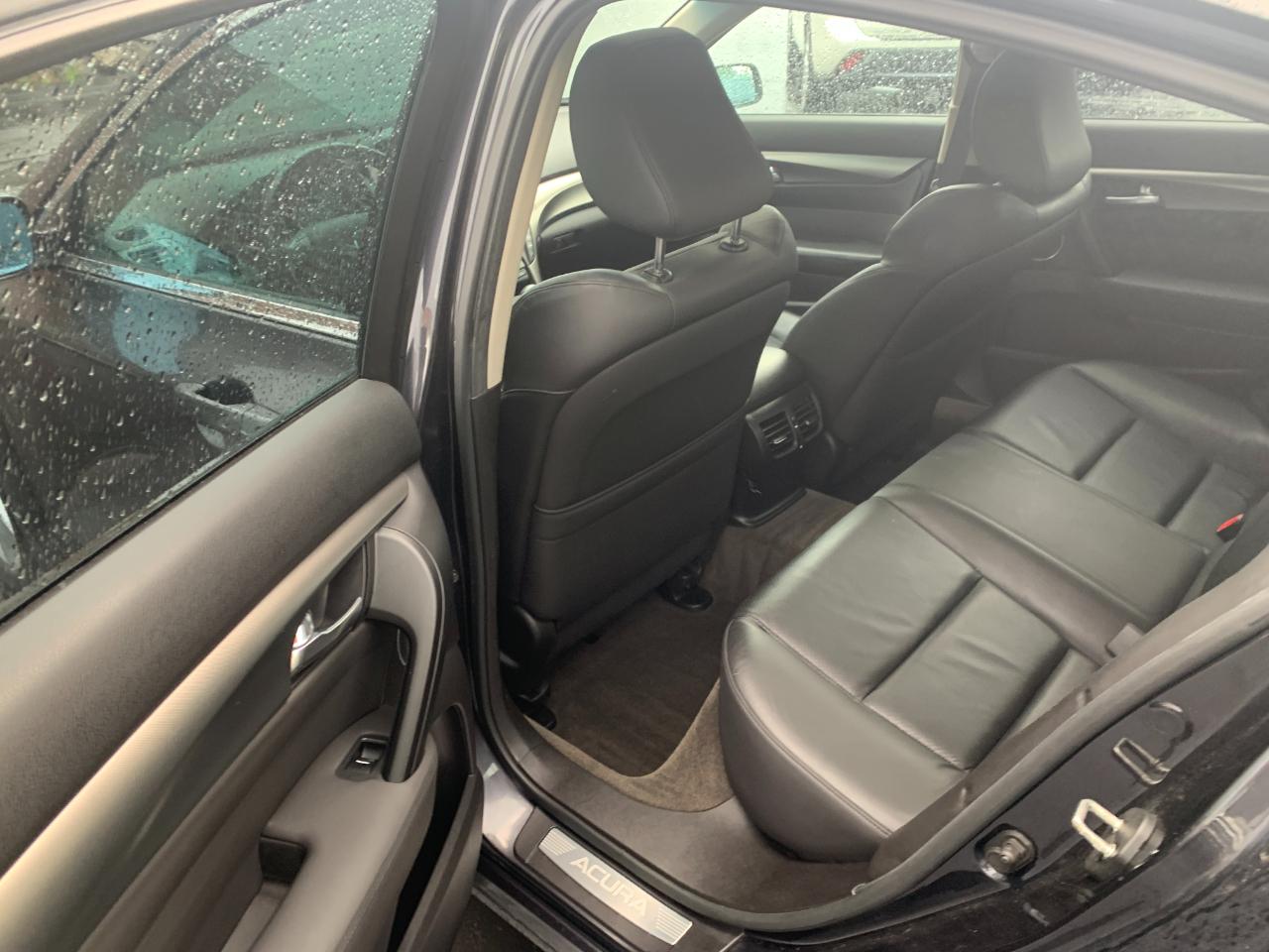 Acura TL 6-Speed AT with Tech Package and 18-In. WP 2012