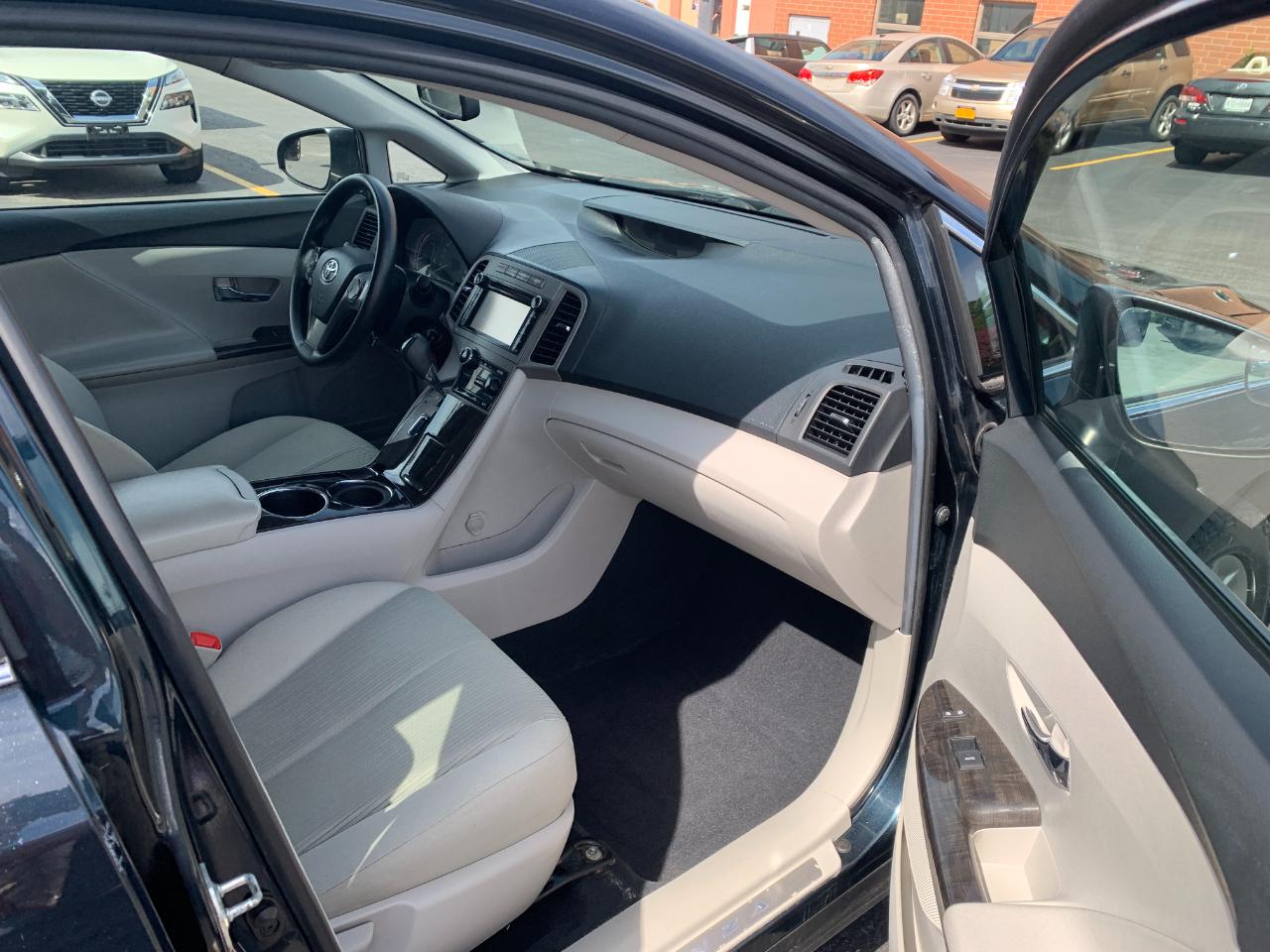 Toyota Venza LE V6 AWD 2014