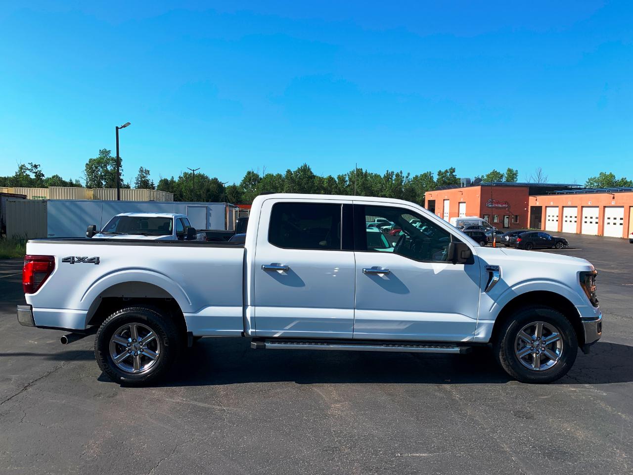 Ford F-150 XLT SuperCab Long Bed 4WD 2024