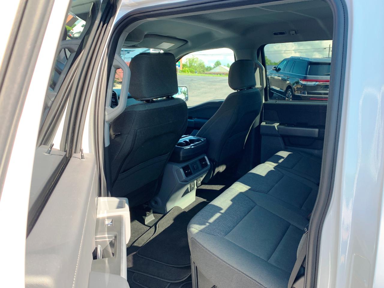 Ford F-150 XLT SuperCab Long Bed 4WD 2024