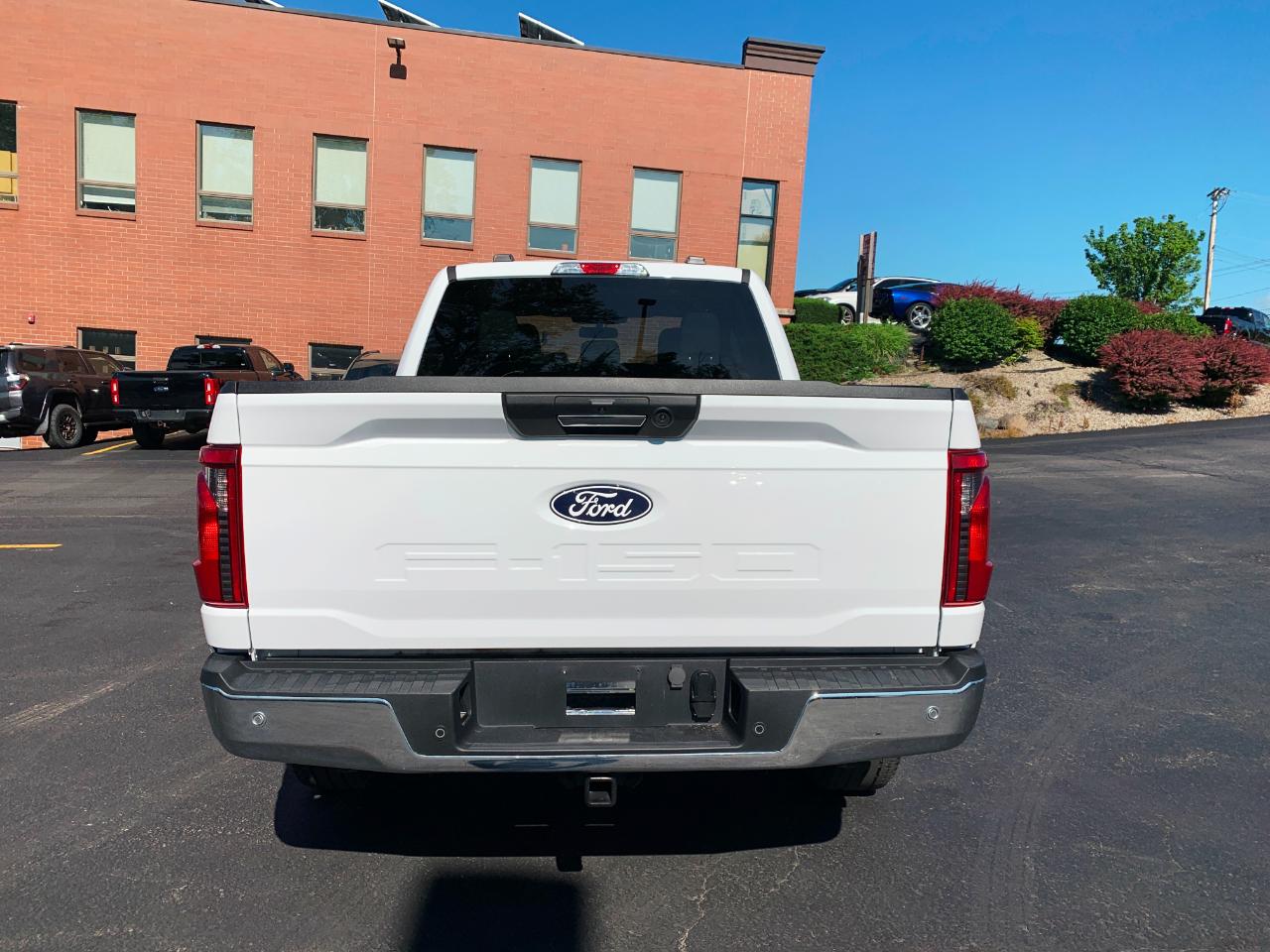 Ford F-150 XLT SuperCab Long Bed 4WD 2024