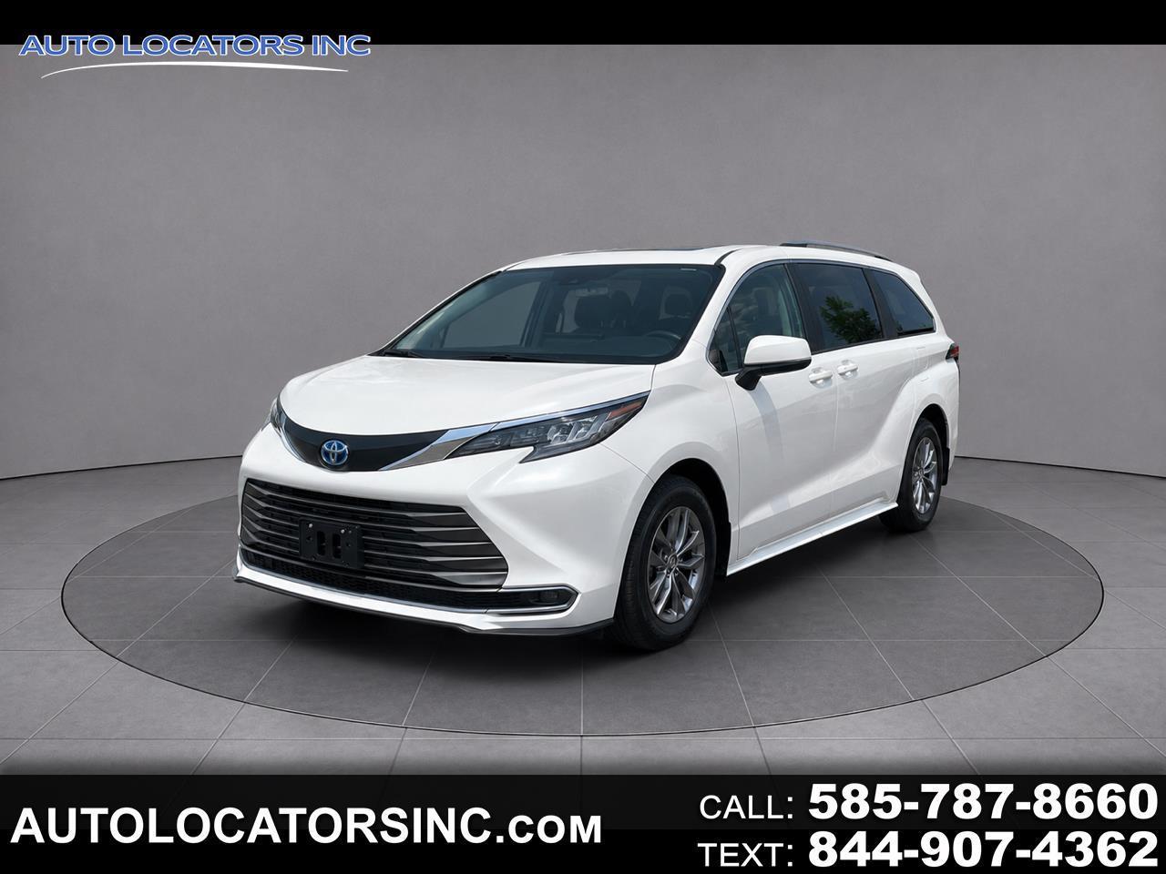 2025 Toyota Sienna XLE 8-PASSENGER FWD