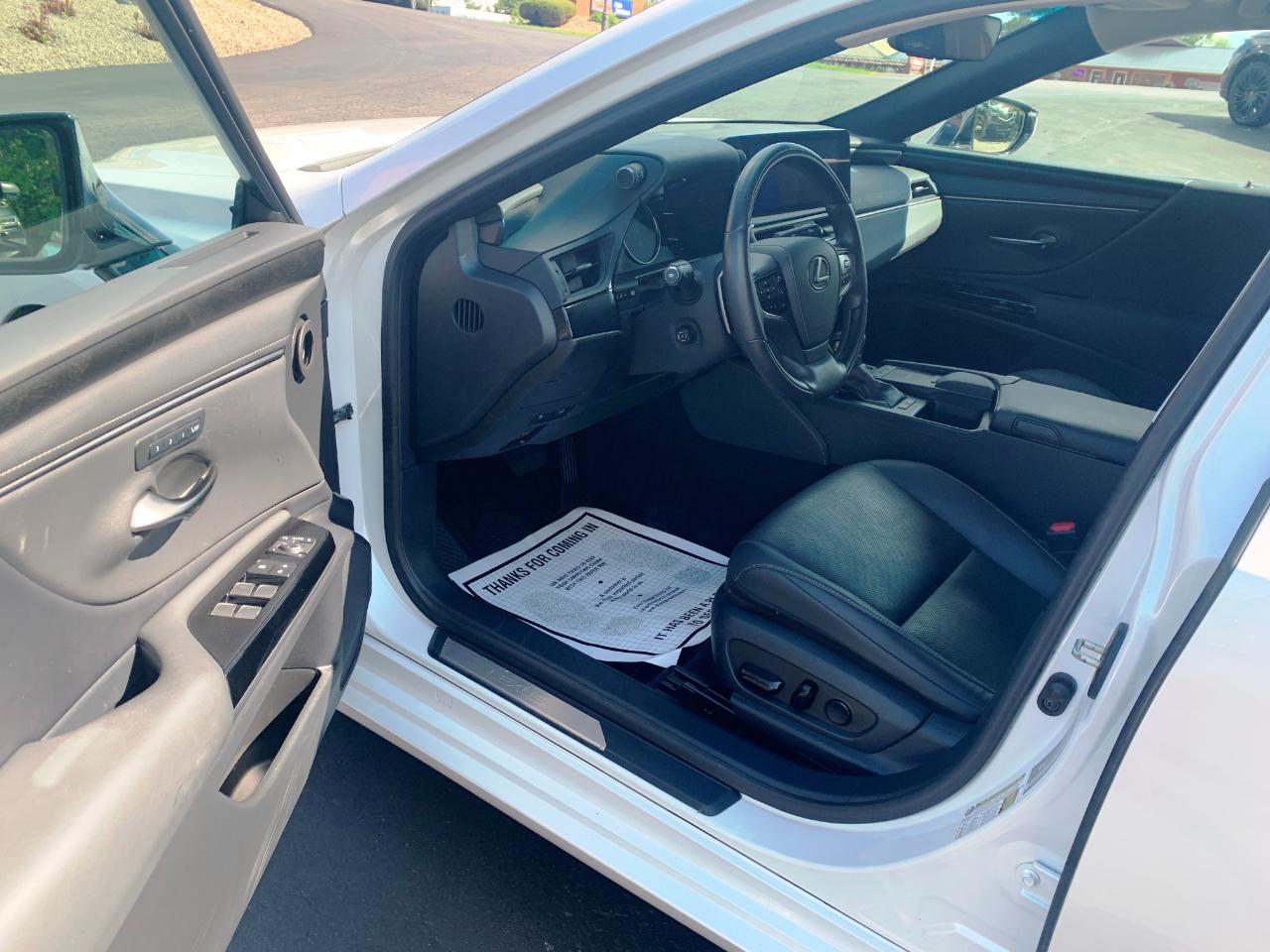 Lexus ES 300h Premium 2022