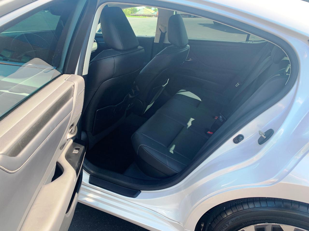 Lexus ES 300h Premium 2022
