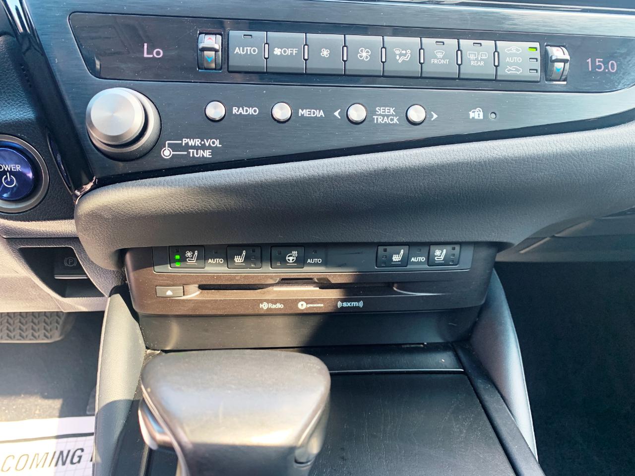 Lexus ES 300h Premium 2022