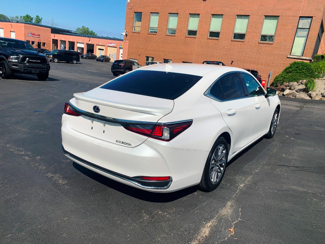 Lexus ES 300h Premium 2022
