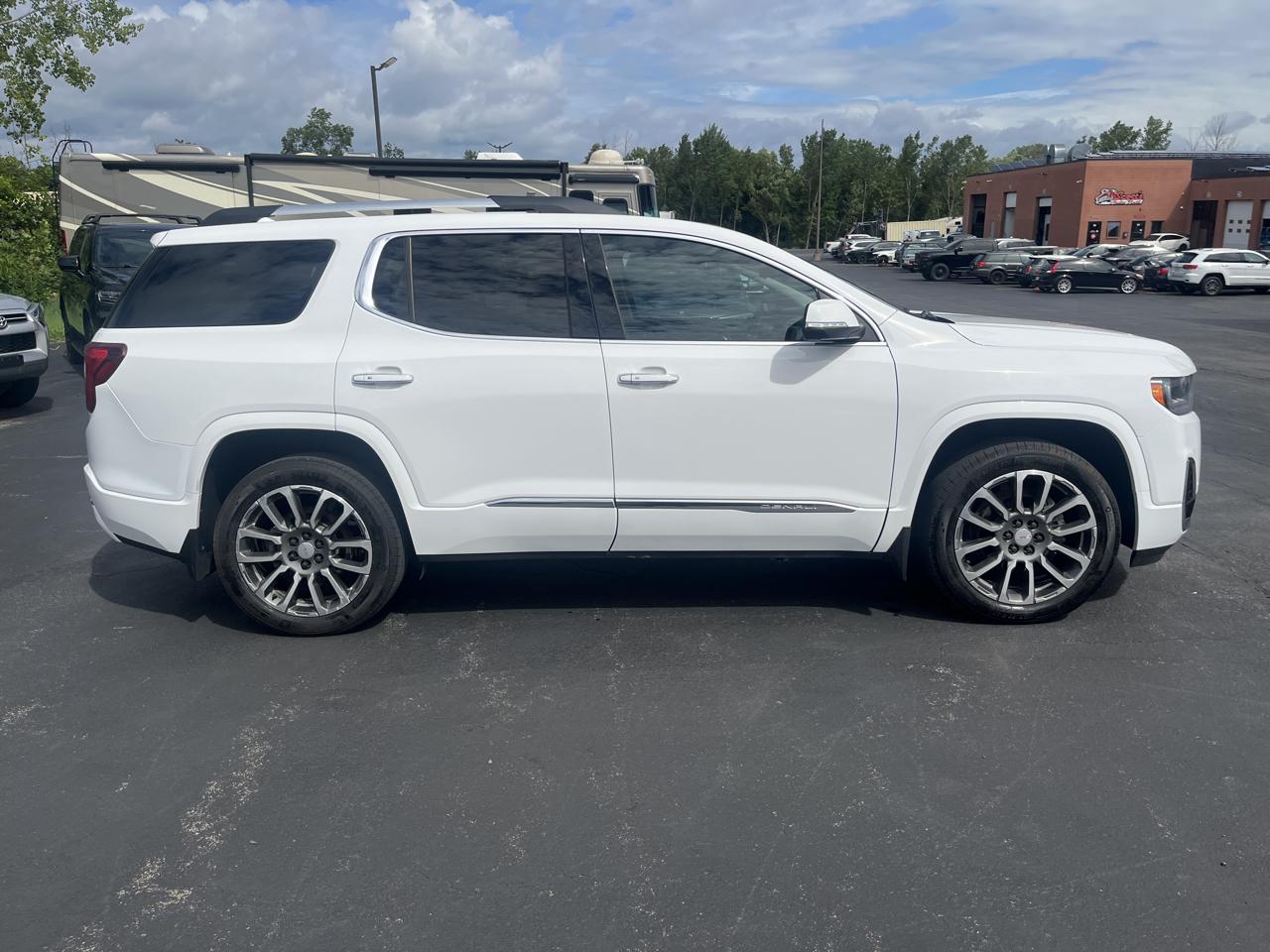 GMC Acadia Denali AWD 2023