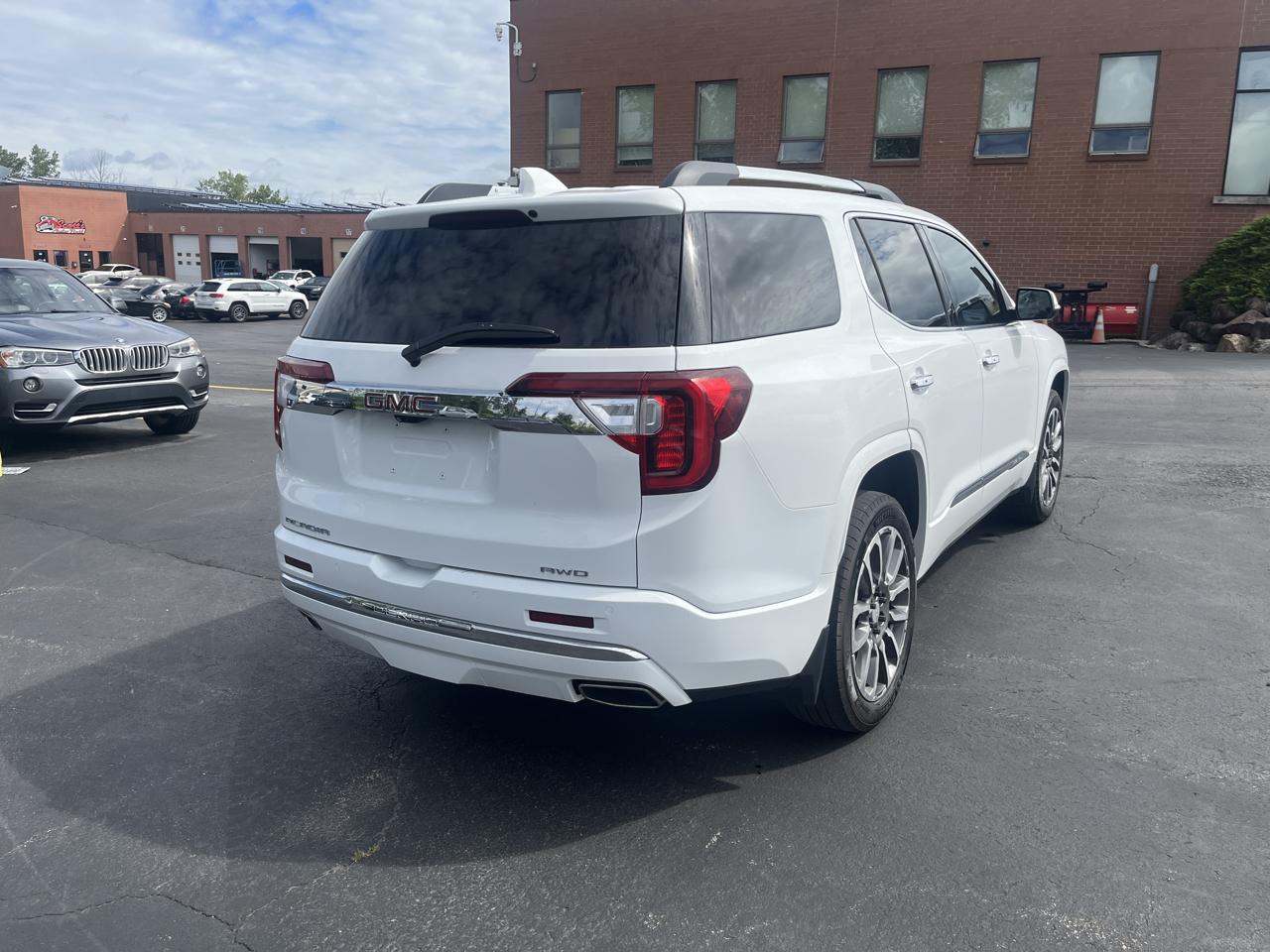 GMC Acadia Denali AWD 2023
