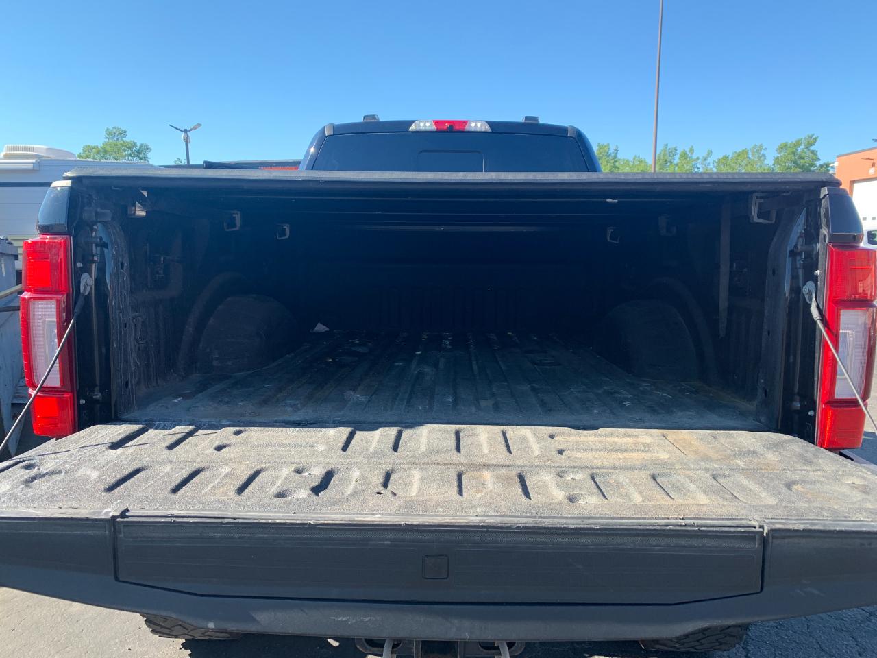 Ford F-350 SD Platinum Crew Cab 4WD 2022