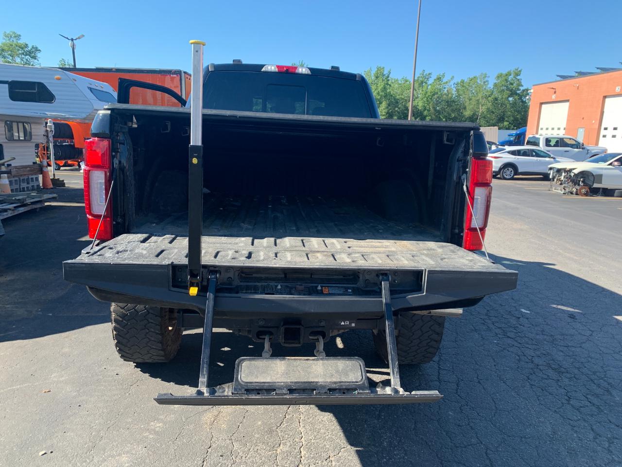 Ford F-350 SD Platinum Crew Cab 4WD 2022