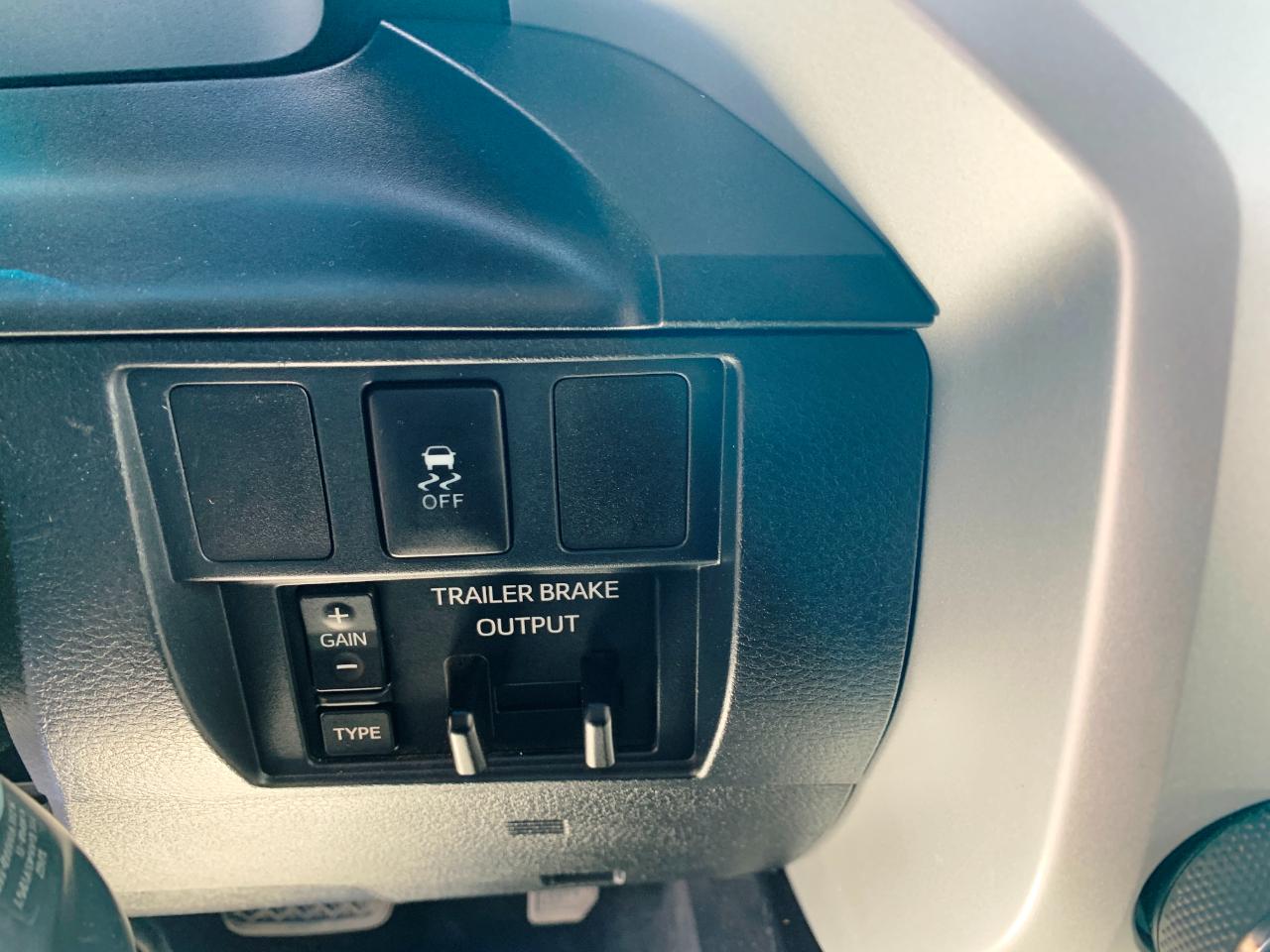 Toyota Tundra  2017