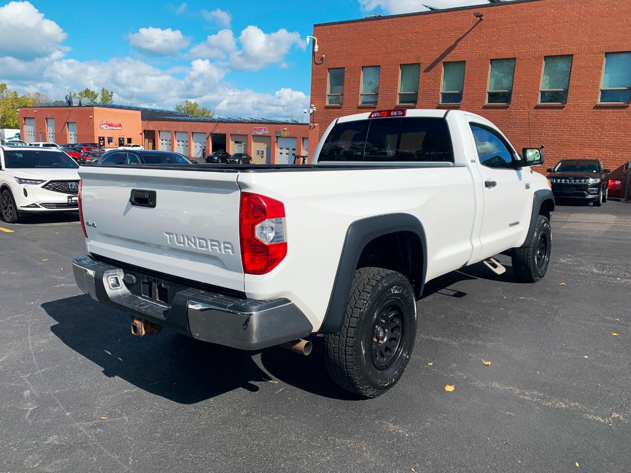 Toyota Tundra  2017