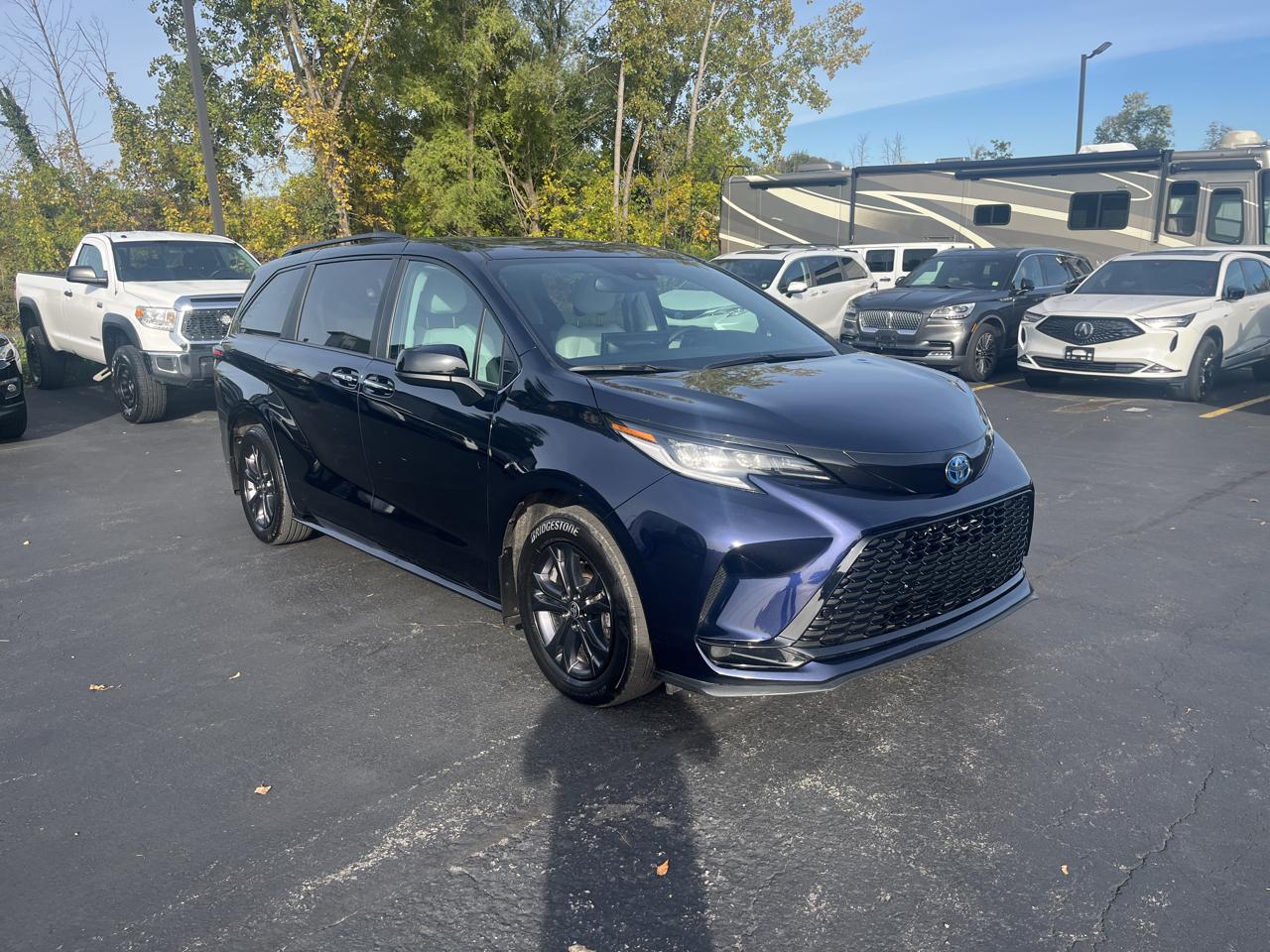 Toyota Sienna XSE AWD 7-Passenger (Natl) 2025