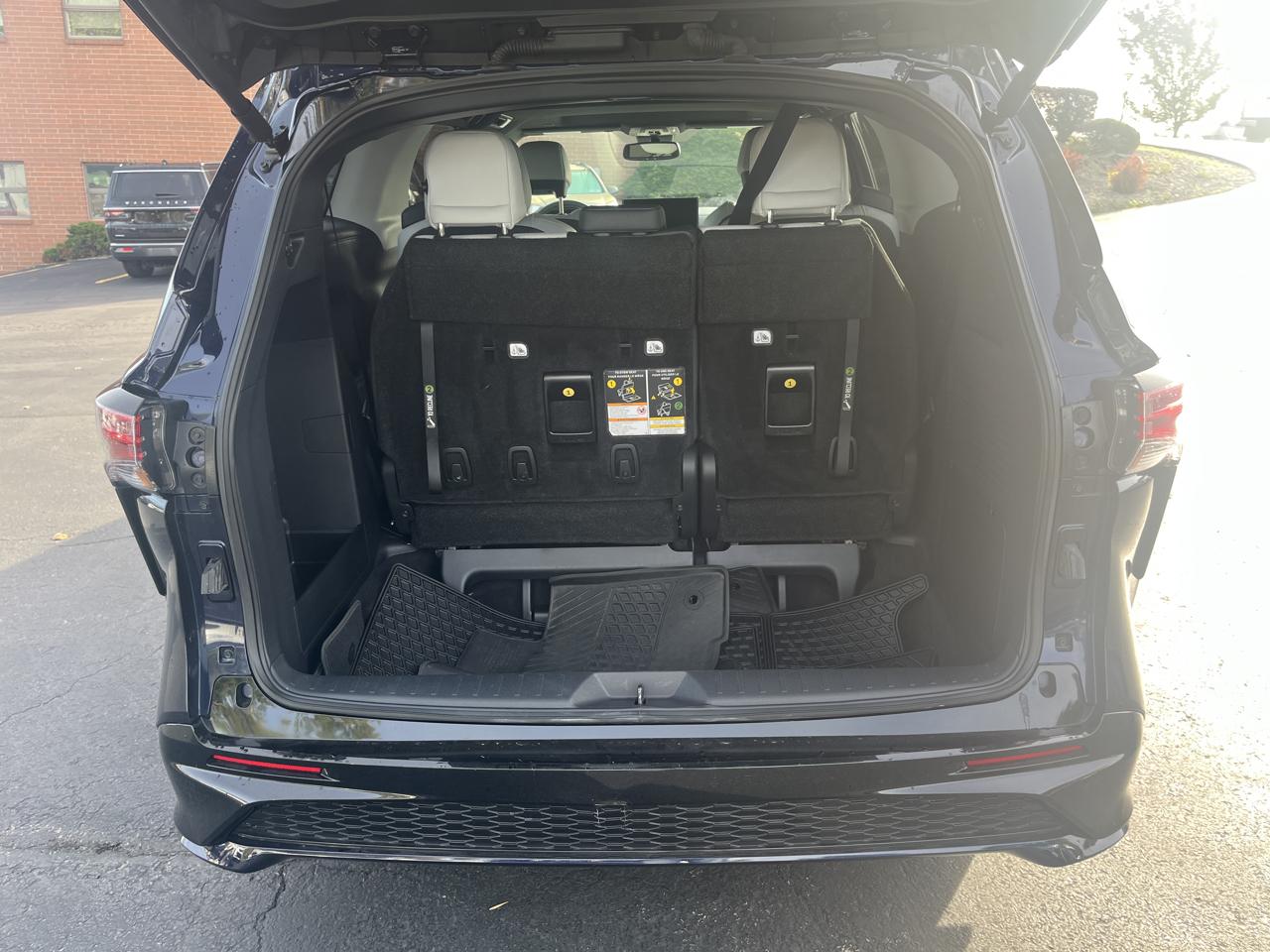 Toyota Sienna XSE AWD 7-Passenger (Natl) 2025
