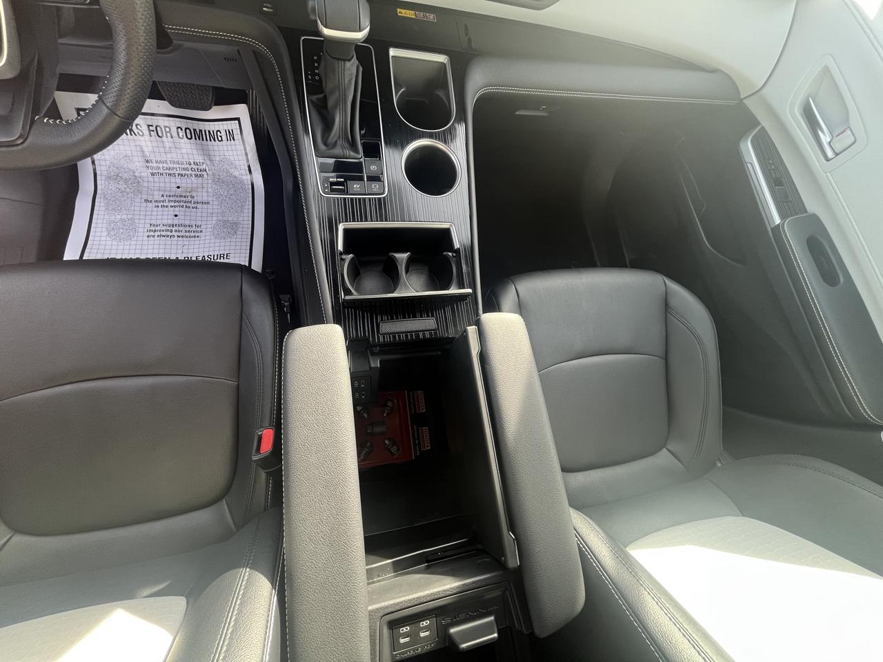 Toyota Sienna XSE AWD 7-Passenger (Natl) 2025