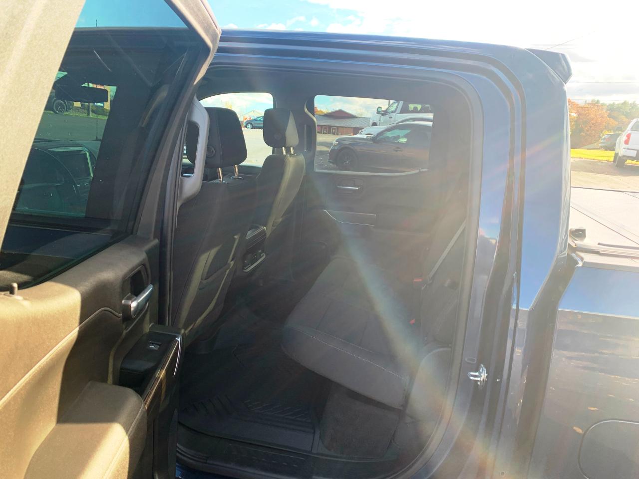 Chevrolet Silverado 1500 4WD Crew Cab 157" RST 2022