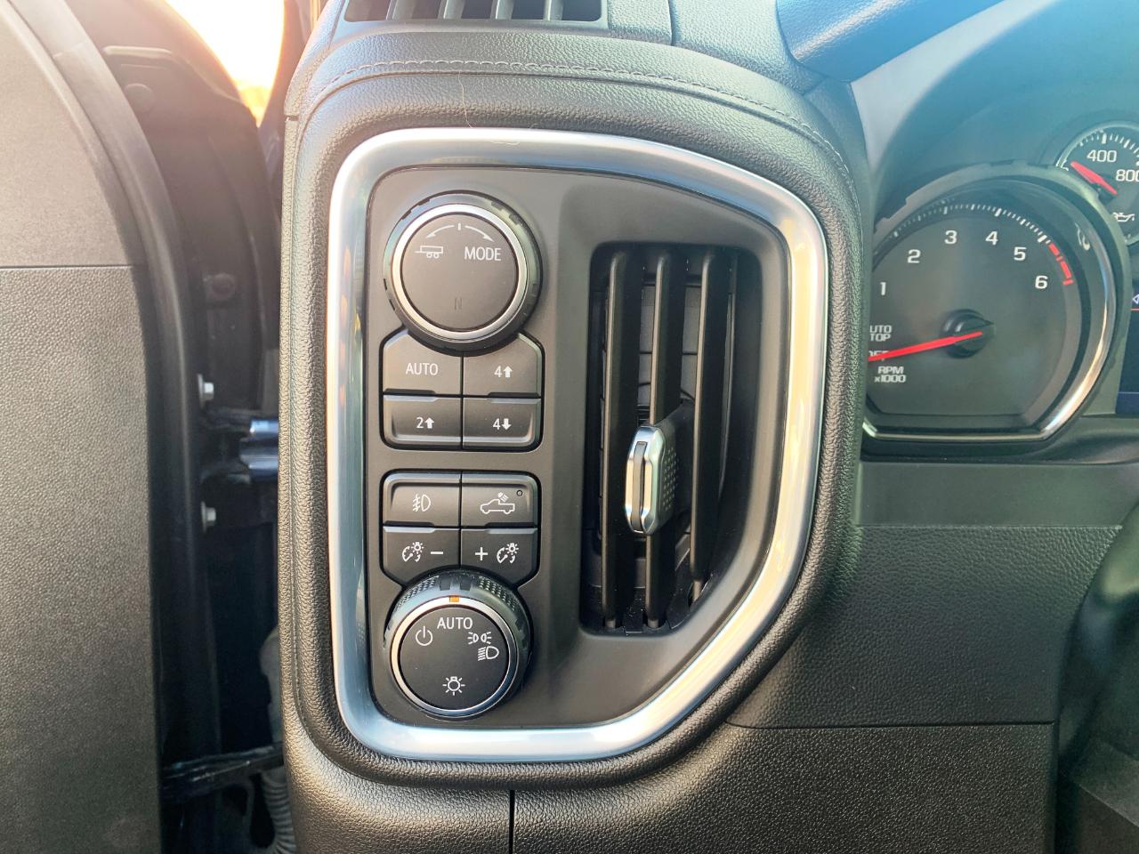 Chevrolet Silverado 1500 4WD Crew Cab 157" RST 2022