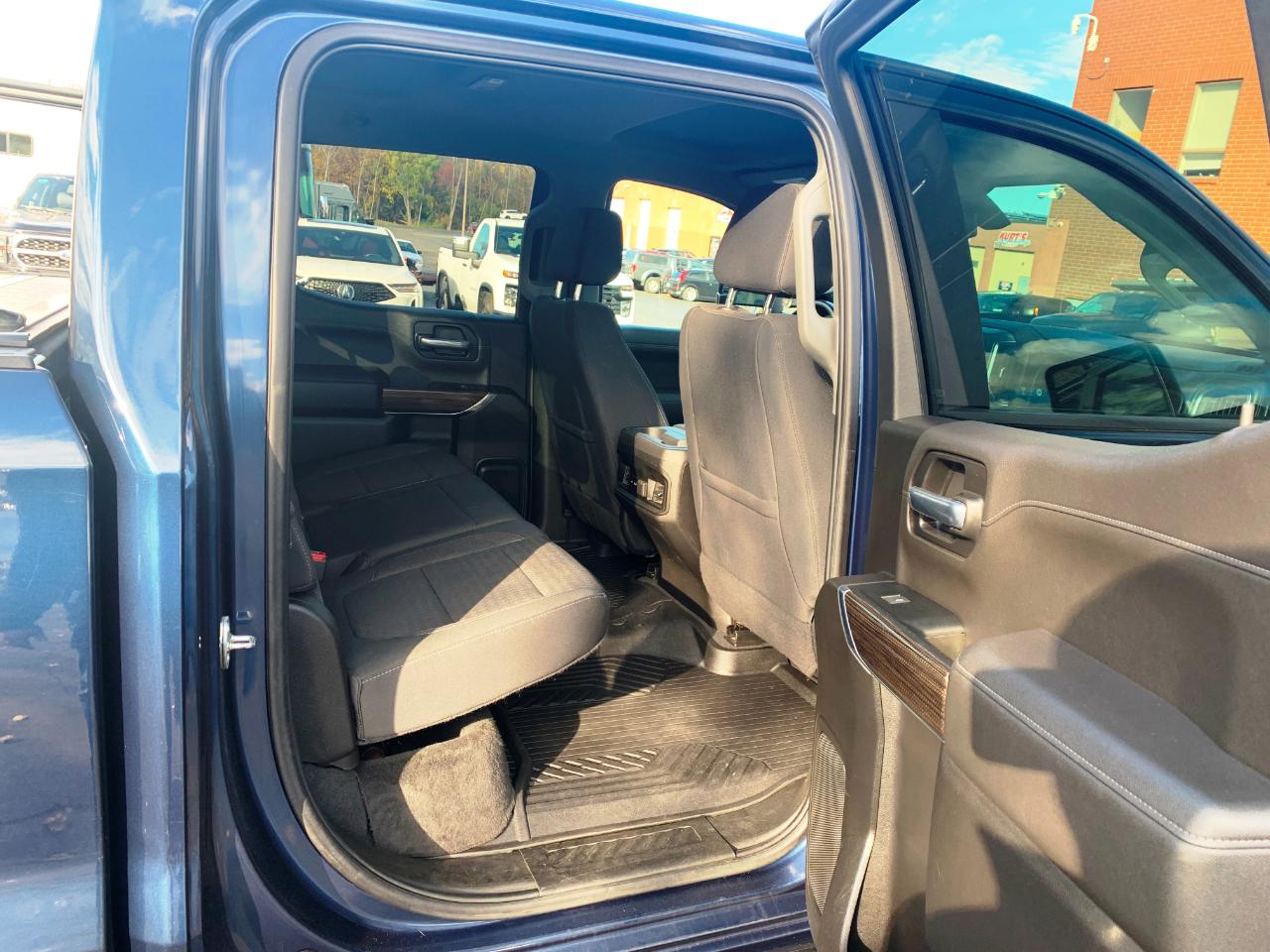 Chevrolet Silverado 1500 4WD Crew Cab 157" RST 2022