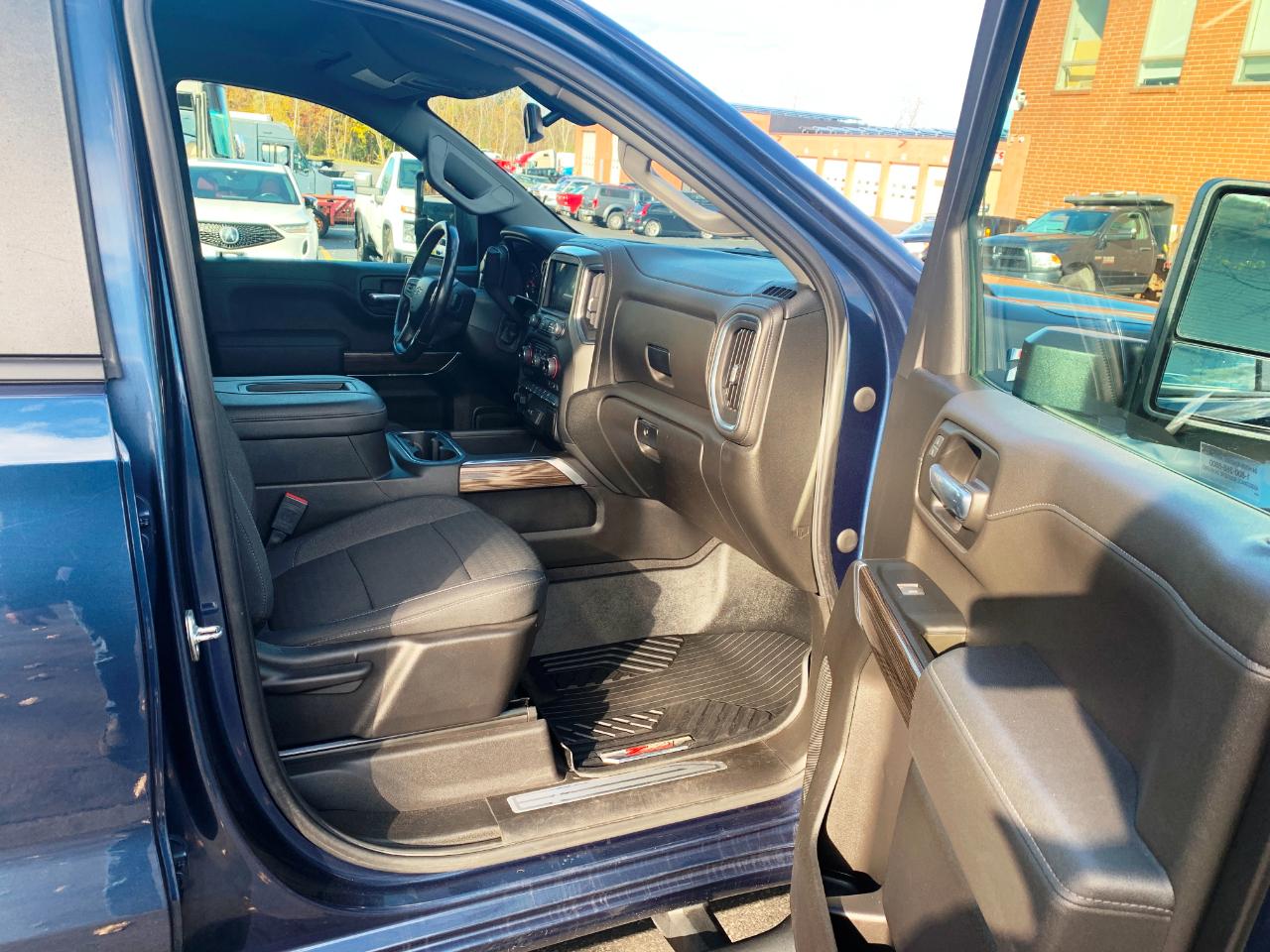 Chevrolet Silverado 1500 4WD Crew Cab 157" RST 2022