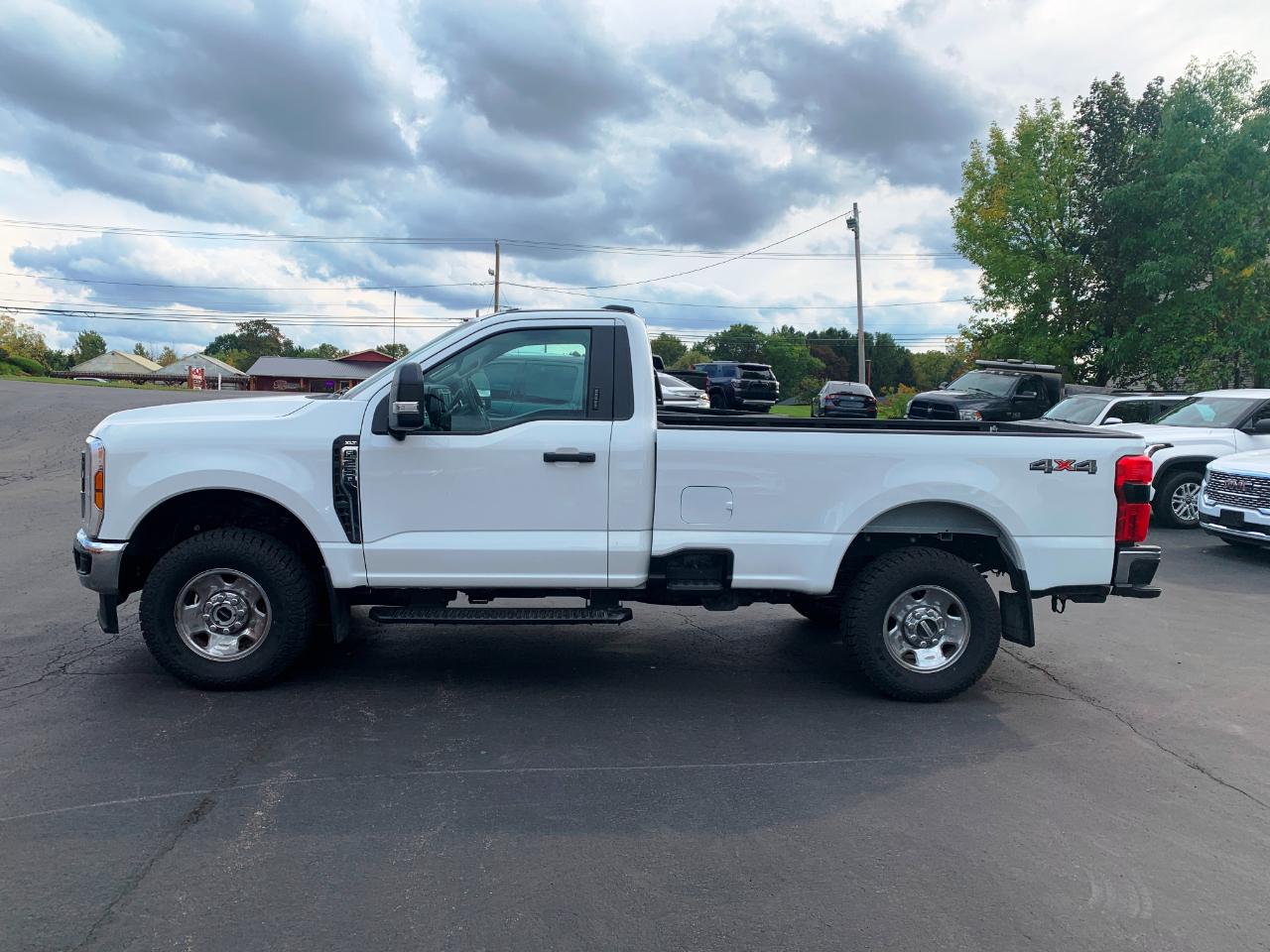 Ford F-250 XLT Reg Cab 4WD 2024