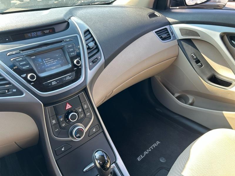 Hyundai Elantra 4dr Sdn Auto SE 2014