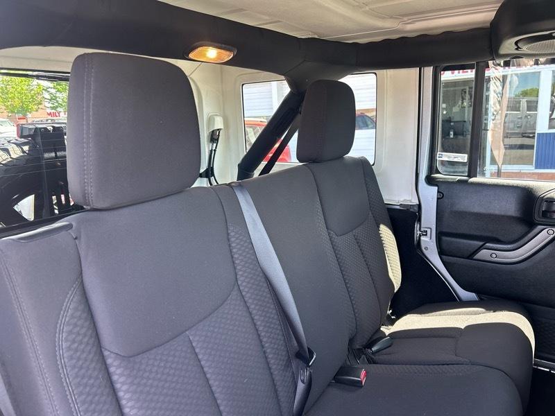 Jeep Wrangler Unlimited Sport 4WD 2013