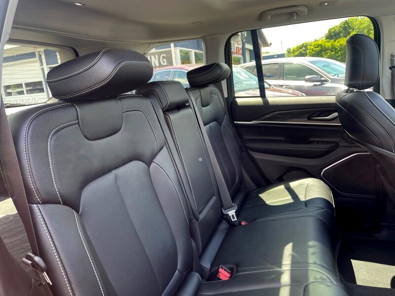 Jeep Grand Cherokee 4xe Overland 4x4 2023 Jeep Grand Cherokee 4xe Overland 4x4 2023