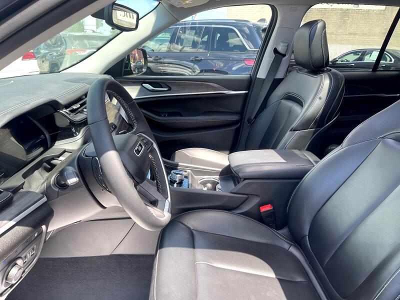 Jeep Grand Cherokee 4xe Overland 4x4 2023 Jeep Grand Cherokee 4xe Overland 4x4 2023