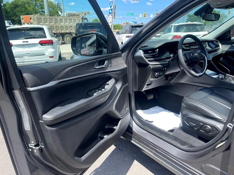 Jeep Grand Cherokee 4xe Overland 4x4 2023 Jeep Grand Cherokee 4xe Overland 4x4 2023